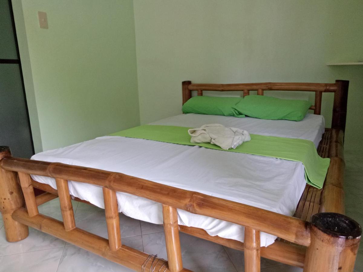 Greenhut Pension & Bar Jagna Bagian luar foto