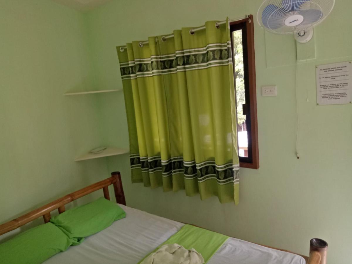 Greenhut Pension & Bar Jagna Bagian luar foto