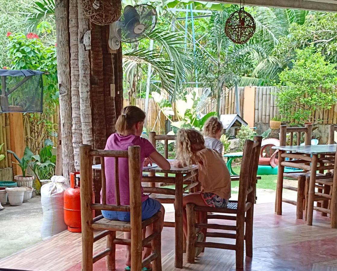 Greenhut Pension & Bar Jagna Bagian luar foto