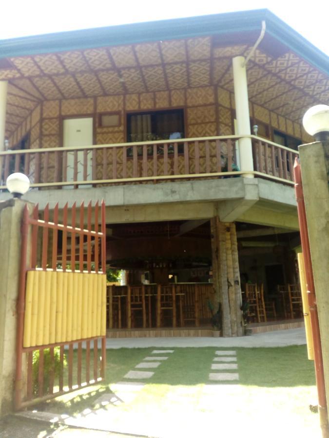 Greenhut Pension & Bar Jagna Bagian luar foto