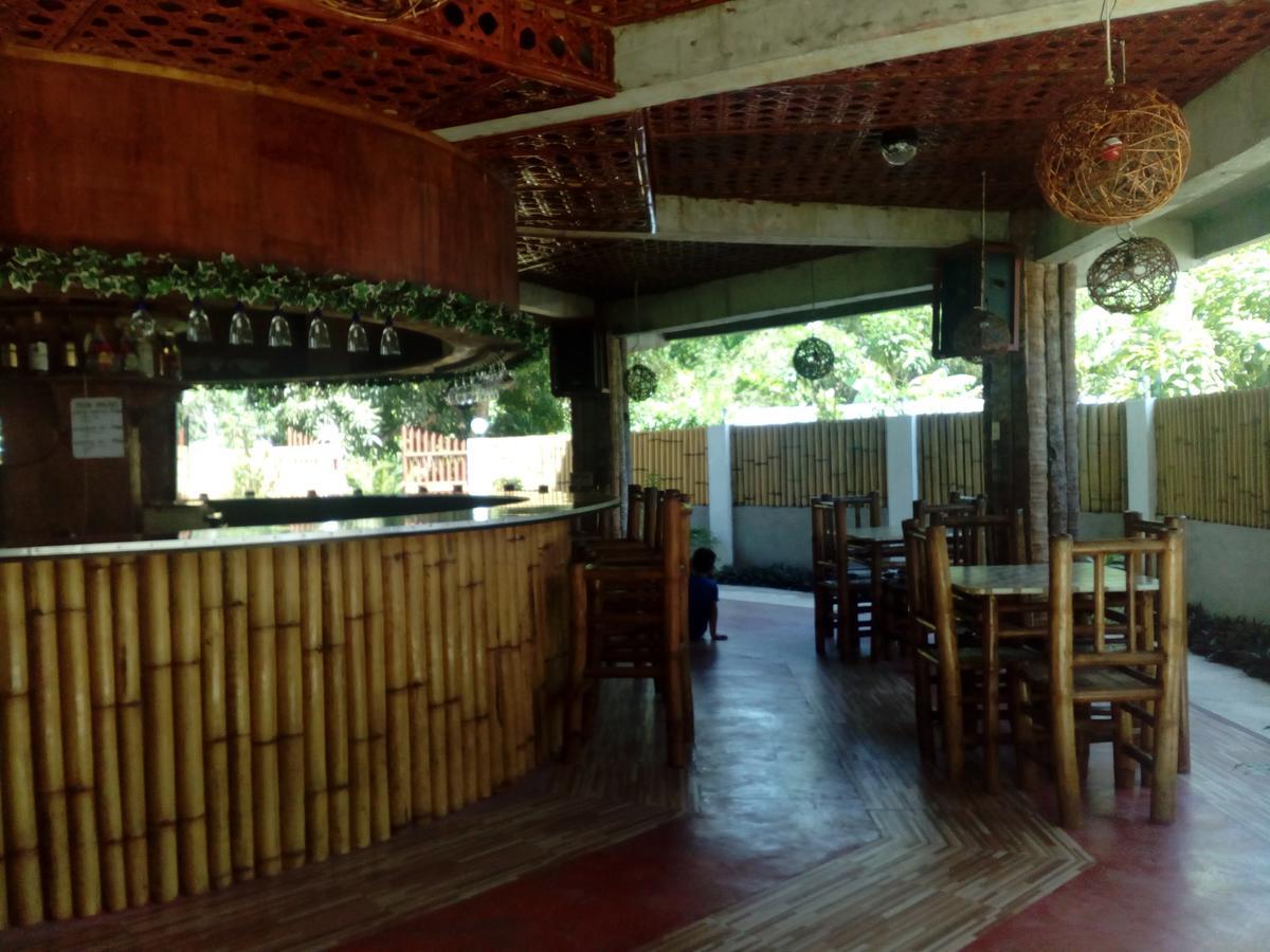 Greenhut Pension & Bar Jagna Bagian luar foto